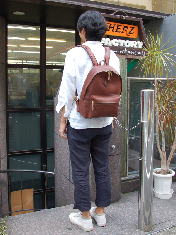 デイパック(R-93)　Mサイズメンズ着用